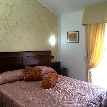 Hotel Ristorante Al Brunello Di Montalcino Chambre photo